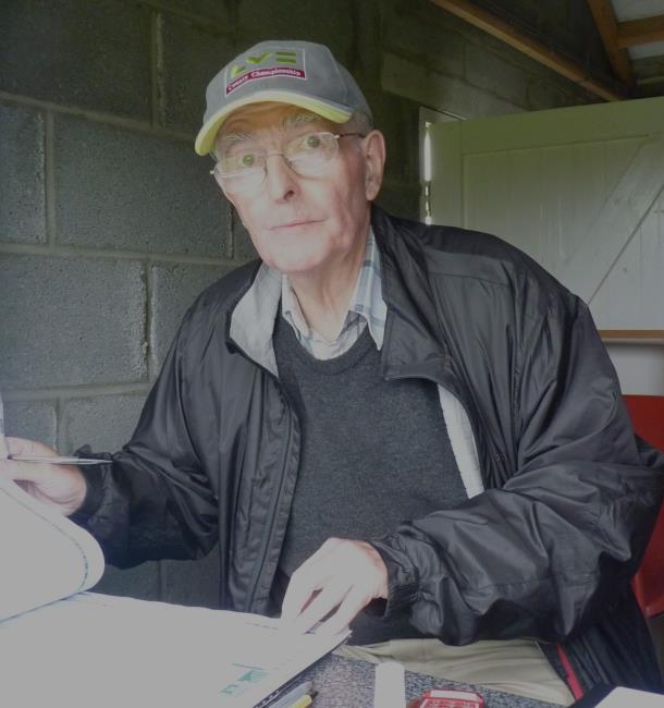 David Gibbs checking scores